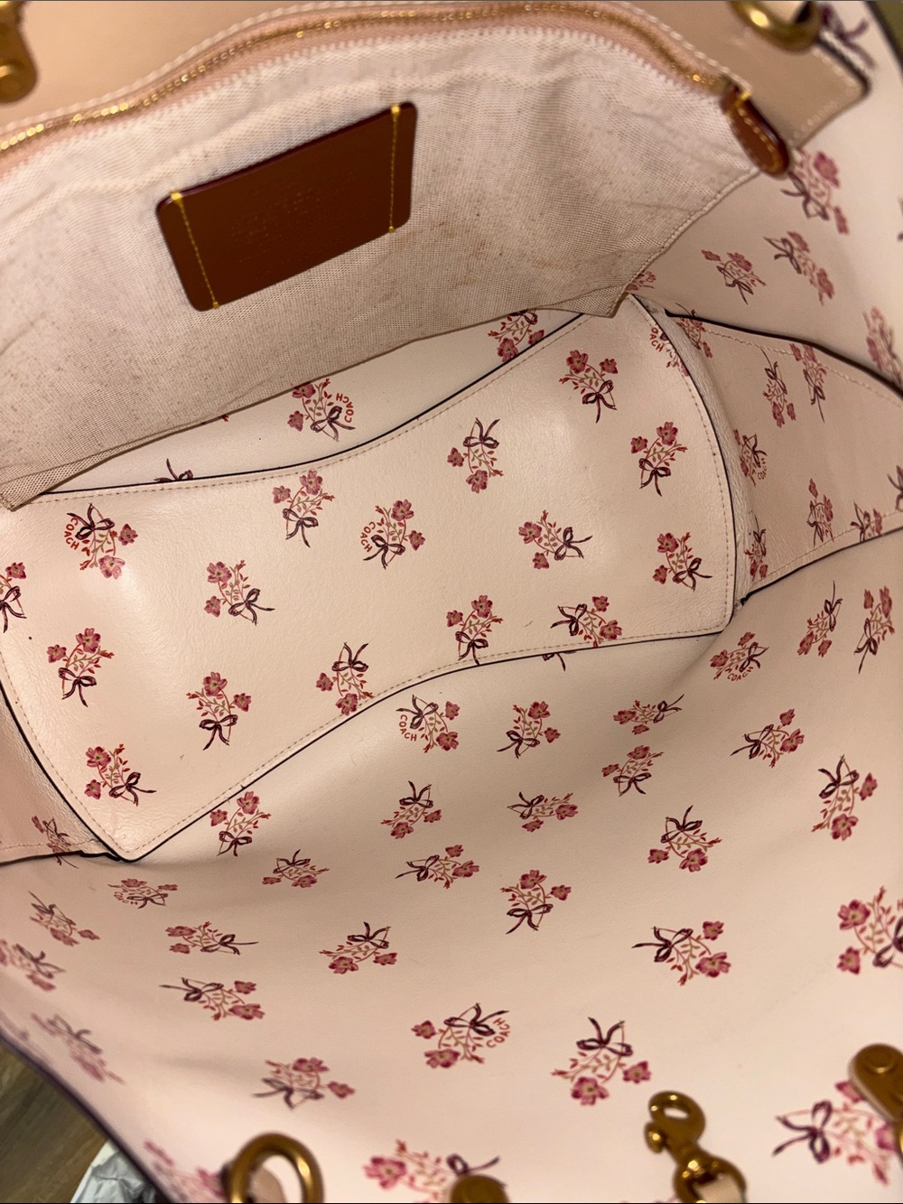 Coach Rogue Tote with floral bow print interior 28430 - Picture 4 of 13